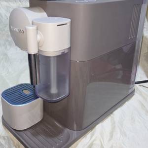 Nespresso 膠囊咖啡機 LATTISSIMA ONE