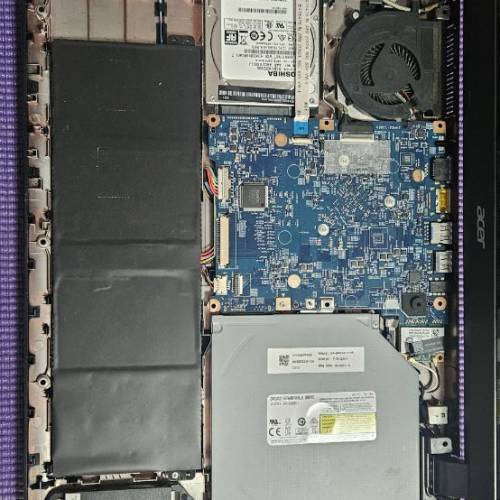 Acer Aspire ES 15 手提電腦 8GB RAM 1TB HDD