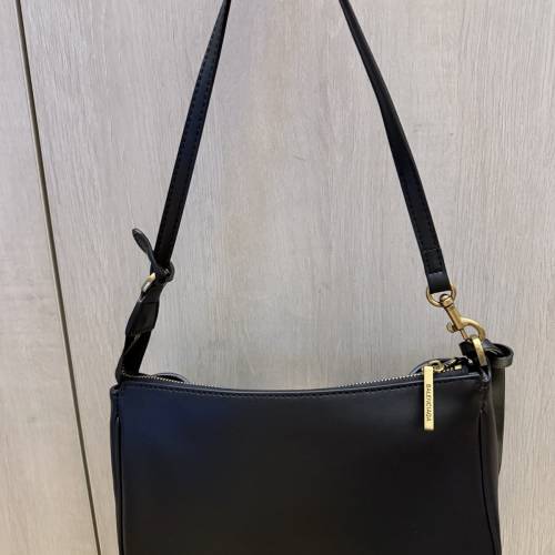 Balencigag Roedo sling pochette in black