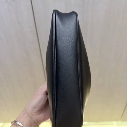 Balencigag Roedo sling pochette in black