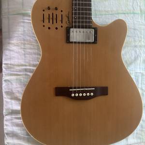 Godin A6 Ultra 電木結他