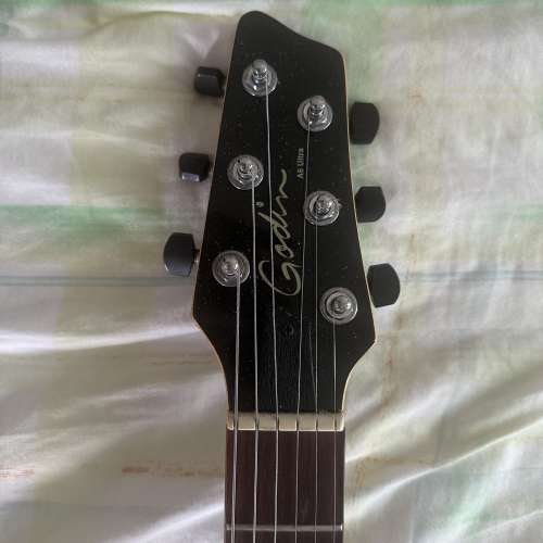 Godin A6 Ultra 電木結他