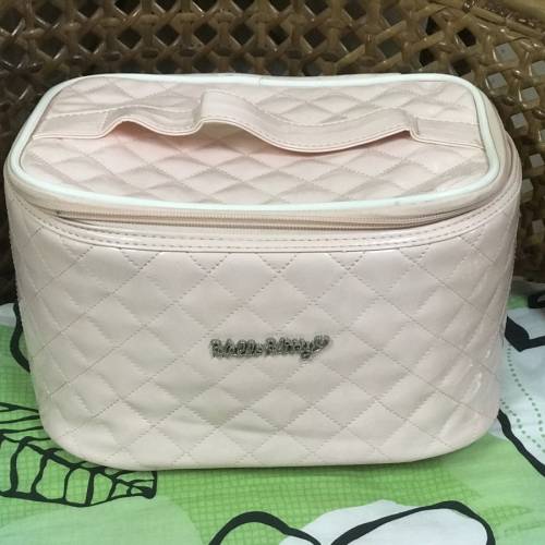 hello kitty 化妝袋