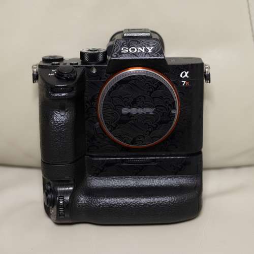 Sony A7R3 行貨過保 連原廠手柄 VG-C3EM 新淨 A7RIII