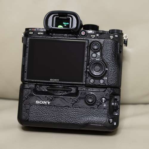 Sony A7R3 行貨過保 連原廠手柄 VG-C3EM 新淨 A7RIII