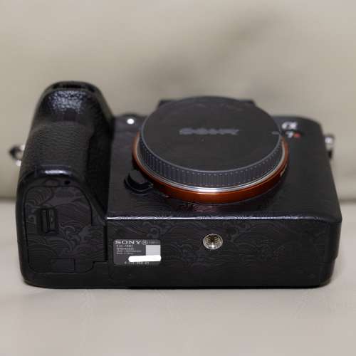 Sony A7R3 行貨過保 連原廠手柄 VG-C3EM 新淨 A7RIII