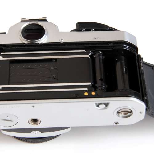 Nikon FE2 body 蜂巢簾型快門 90% New