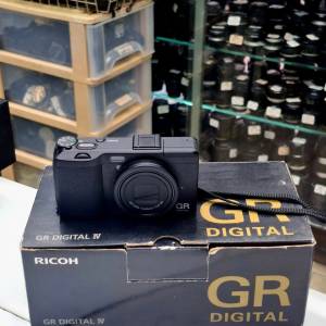 RICOH GR DIGITAL IV CCD 95% NEW