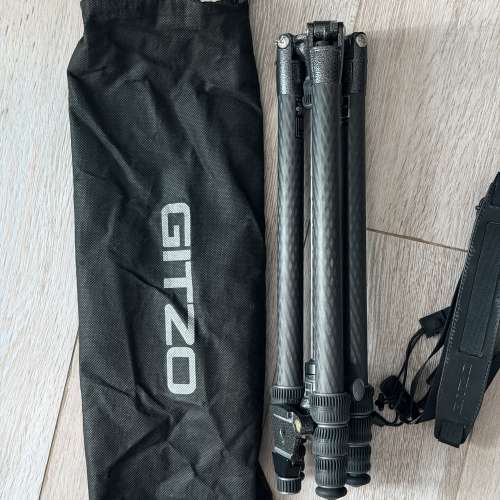 Gitzo GK1545T-82TQD Carbon Fiber Traveler Tripod