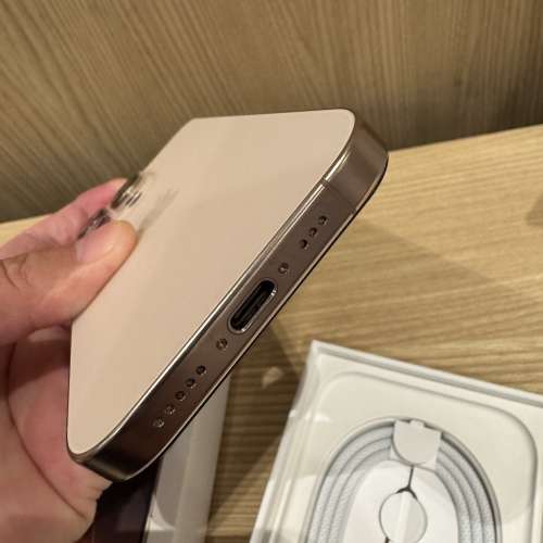 99新iPhone 16pro 256gb,港行雙卡金色鈦金屬，完美冇花，冇修冇拆，電池健康度90，...