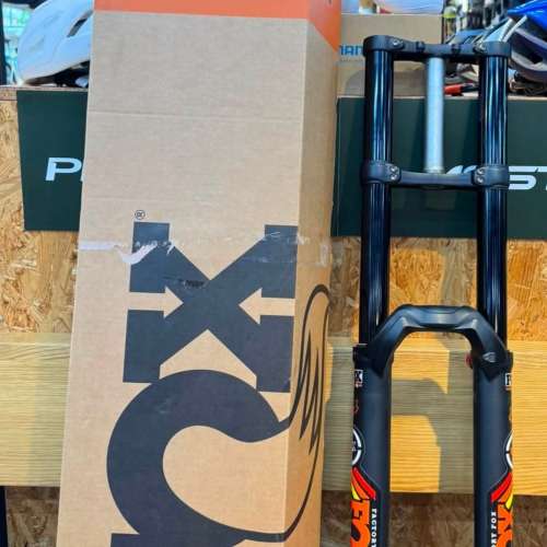 新淨 Fox 40 Elite 27.5" Fork   全黑色孖膊前叉