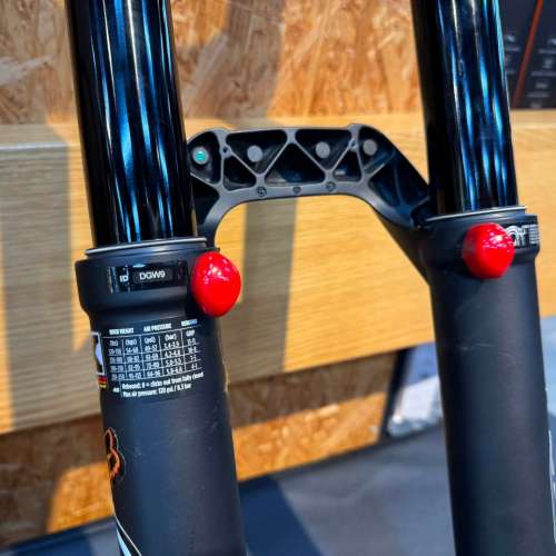 新淨 Fox 40 Elite 27.5" Fork   全黑色孖膊前叉