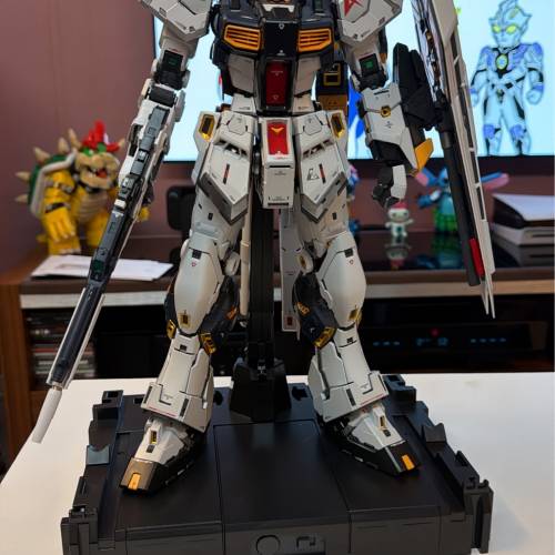 Bandai PGU Nu Gundam 1/60 包原裝燈