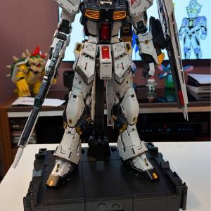 Bandai PGU Nu Gundam 1/60 包原裝燈