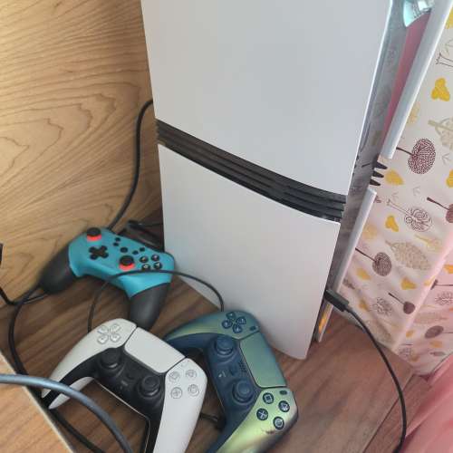 Ps5 pro  2Tb 連2個手掣