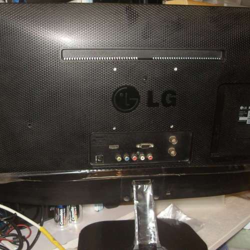屯門良景輕鐵站交收 LG 個人全高清數碼電視機 24" 24MT46D 連火牛 遙控及有底座
