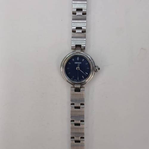 罕有全新 Vintage 1985 Seiko 1N01-0L50 Lady's Quartz Watch ( 超小型 )