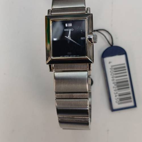 罕有全新古董Vintage1990 Seiko V400-6530 Lady's Quartz Watch