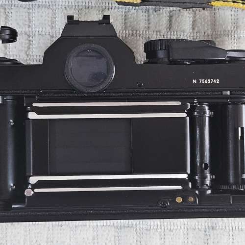 Nikon FM2n 連 Nikkor AF85 1.8