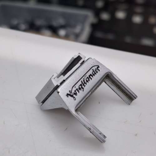 Voigtl&auml;nder Bessamatic 或 Ultramatic 系列）專用的復古金屬熱靴
