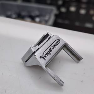 Voigtl&auml;nder Bessamatic 或 Ultramatic 系列）專用的復古金屬熱靴