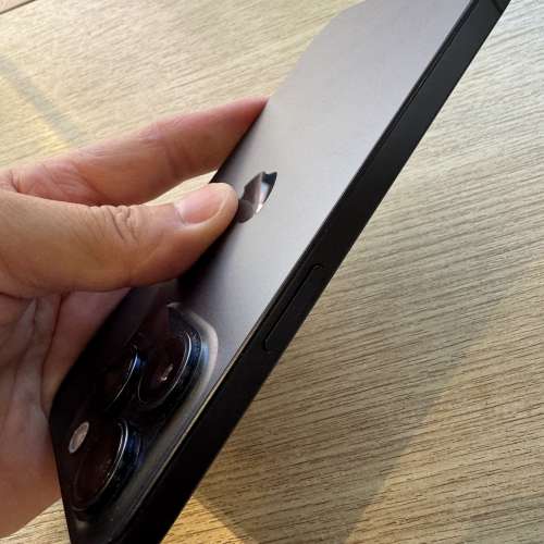iPhone 15pro 128gb,港行雙卡極新藍色鈦金屬，電池健康度88、所有原裝，所有功能正常...