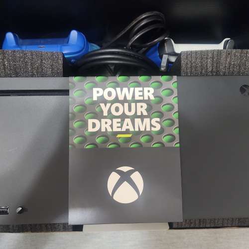 黑色Xbox Series X 1TB 連兩個手制