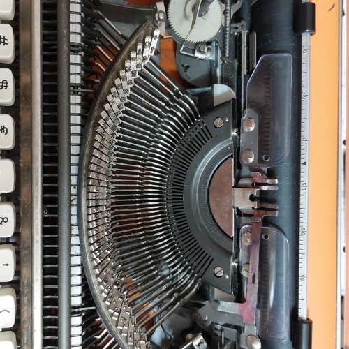 Olympia 手提打字機