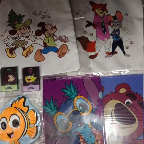 Disney 迪士尼 新濠影滙 精品 (環保袋X2, 文件夾X2, 毛巾X1, 磁石鏡X2) (包順豐智能...