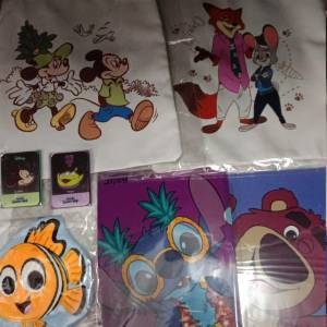 Disney 迪士尼 新濠影滙 精品 (環保袋X2, 文件夾X2, 毛巾X1, 磁石鏡X2) (包順豐智能...