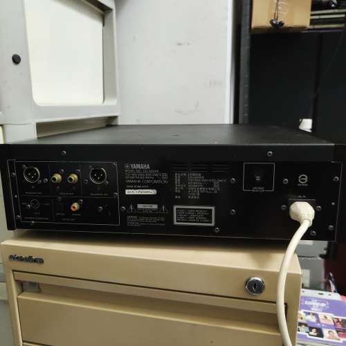 YAMAHA S-2000 CD機.（讀碟不正常）