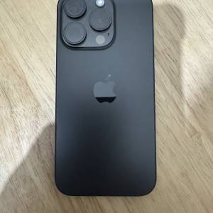 iPhone 15pro 256gb,港行雙卡，黑色鈦金屬，電池健康度97，所有原裝，所有功能正常！