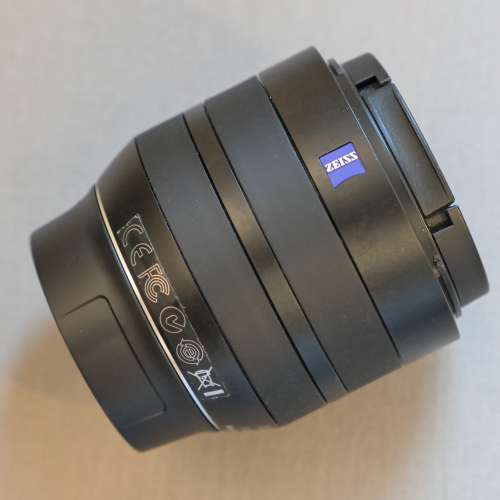 9成以上新 ZEISS 32mm F1.8 FUJI X Mount 全新一手購入 ZEISS 原裝 遮光罩 鏡頭蓋及...