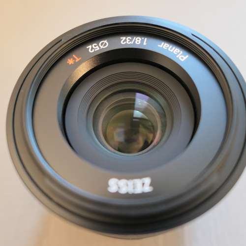 9成以上新 ZEISS 32mm F1.8 FUJI X Mount 全新一手購入 ZEISS 原裝 遮光罩 鏡頭蓋及...