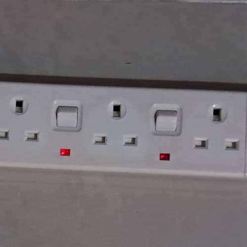 3 位電拖板