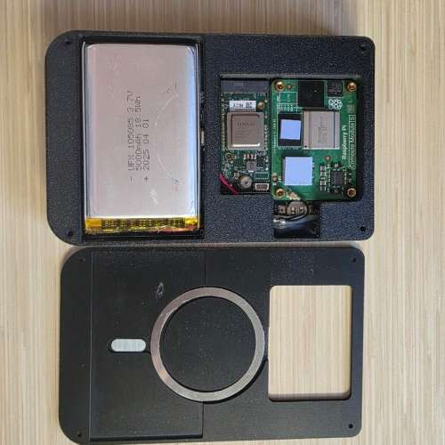 95成新 Hackberry Pi CM5 掌上主機 (連支撐/已貼膜) + CM5 16GB Lite (含WiFi) + H...