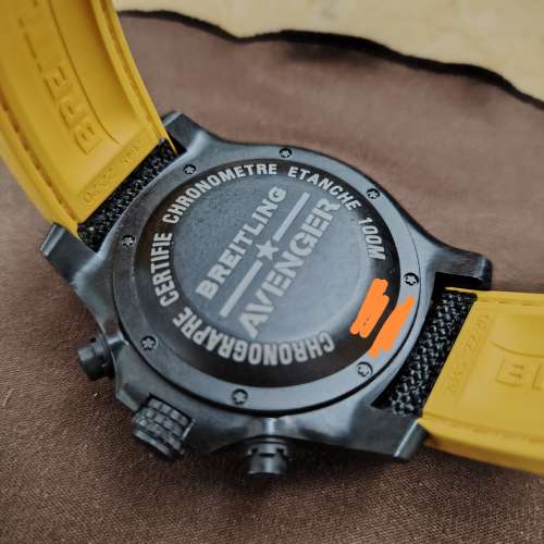 荀價平售💥 Breitling AVENGER HURRICANE 12H 45mm💥獨有Breitlight@物料 類似鍛造...