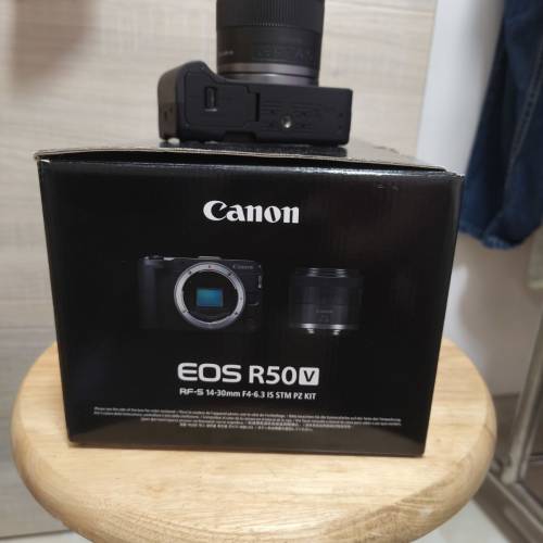Canon EOS R50V