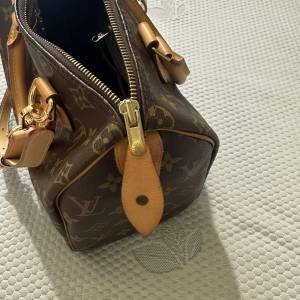 Louis Vuitton Speedy Bandouli&egrave;re 手袋