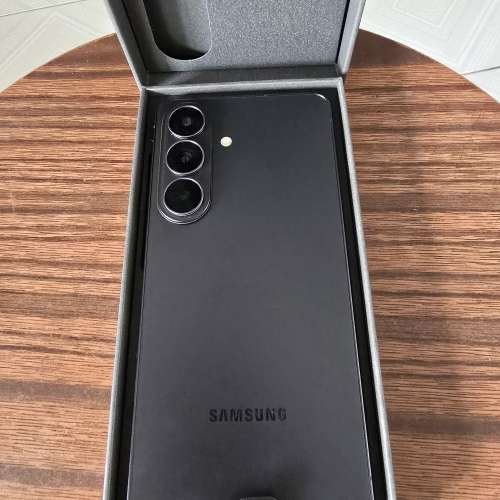 行貨 一年保養 Samsung s26 256gb 99.99%新