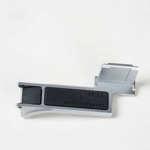 || Leica Thumb Rest M10 - Silver Chrome / 24015 for Leica M10 / M11 with box ||