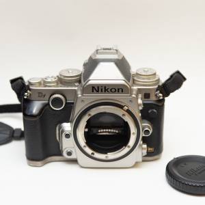 Nikon Df 連差機三電池