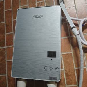 即熱式電熱水爐DSF1-65 7000W 220V