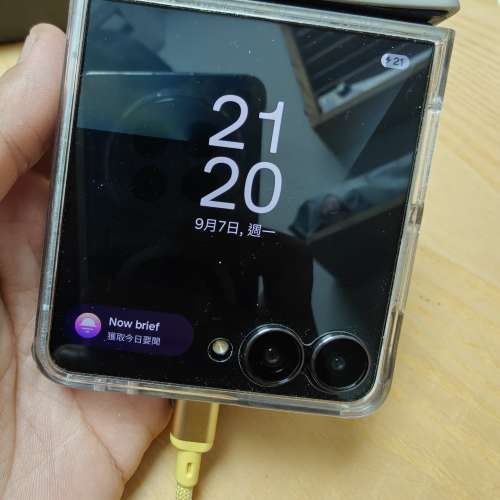 95％ 新Samsung Galaxy Z Flip 7 512GB 薄荷綠
