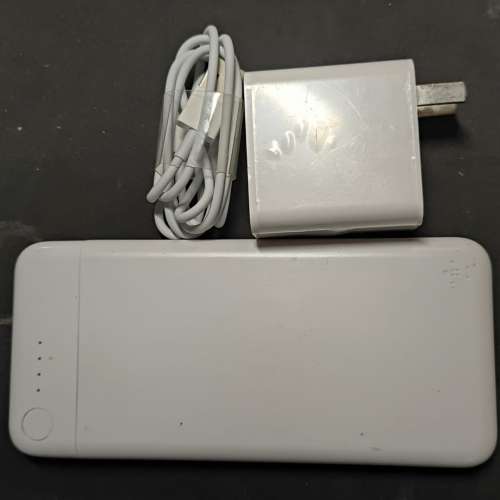 Belkin F7U045 行動電源 5000 mAh 送兩腳內地旅行快充