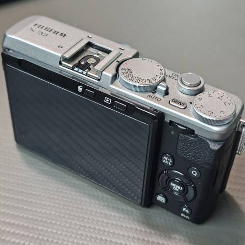 Fujifilm X70