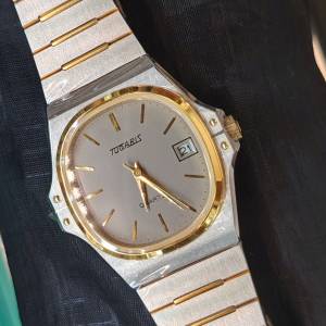 Tugaris Swiss Quartz 
得其表 80年代產物
石英機心，設計極獨
手快有手慢冇🤗