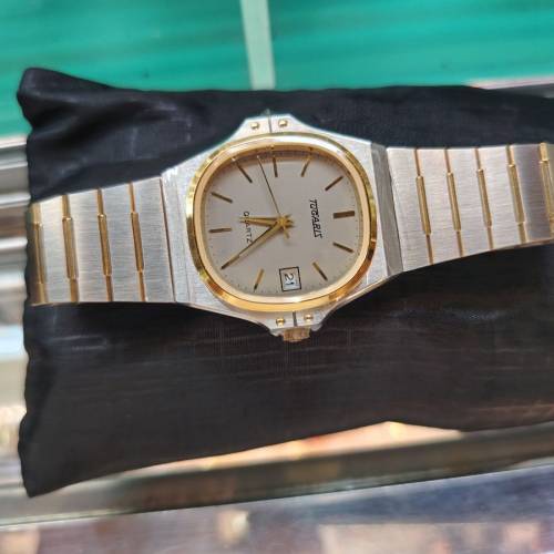 Tugaris Swiss Quartz 
得其表 80年代產物
石英機心，設計極獨
手快有手慢冇🤗