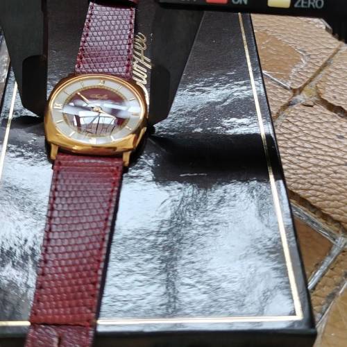 Classic Vintage Durffee
-Swiss Quartz Movement
-Excellent Craftsmanship