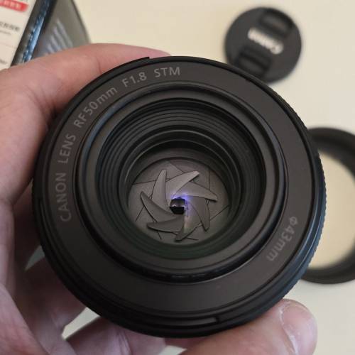Canon RF50 f1.8 STM